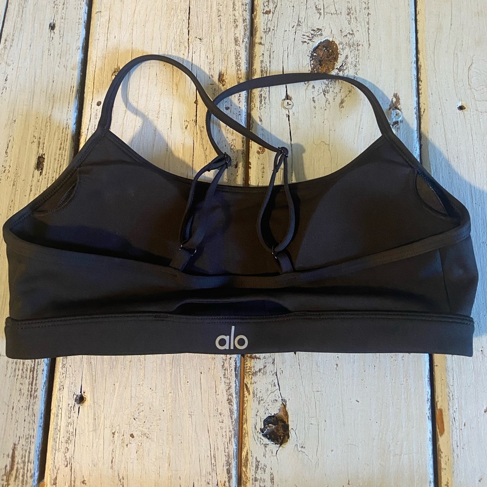 Alo Airlift Intrigue Bra. Black, size small